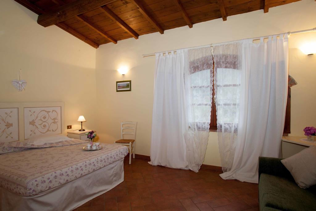 Agriturismo Le Buche Di Viesca Реджелло Номер фото