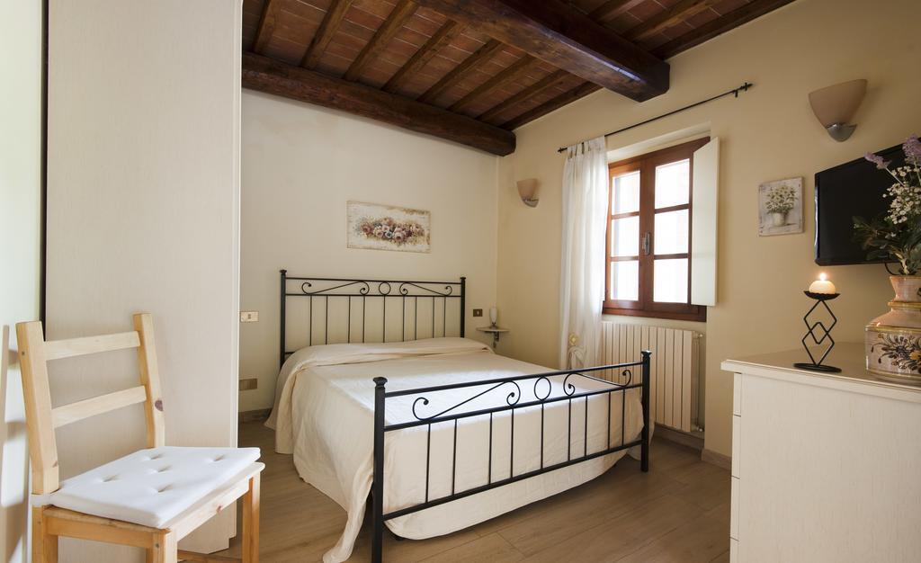 Agriturismo Le Buche Di Viesca Реджелло Экстерьер фото
